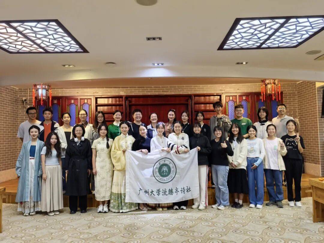 法不重样！上午学咏春下午做香囊香牌OG真